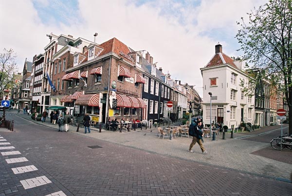 ams61-ams2003p114F1000028