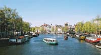 ams00-ams2003p102F1010019_