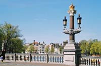 ams01-ams2003p101F1010018_