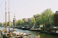 ams14-ams2003p123F1010015_