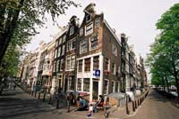 ams68-ams2003p156F1000011