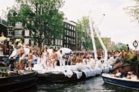 amsgay2003p105F1000030