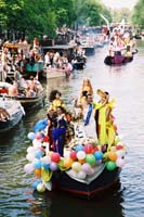 amsgay2003p123F1010010