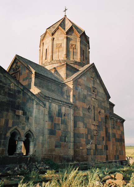 am2004hovhannavank103F1050016_