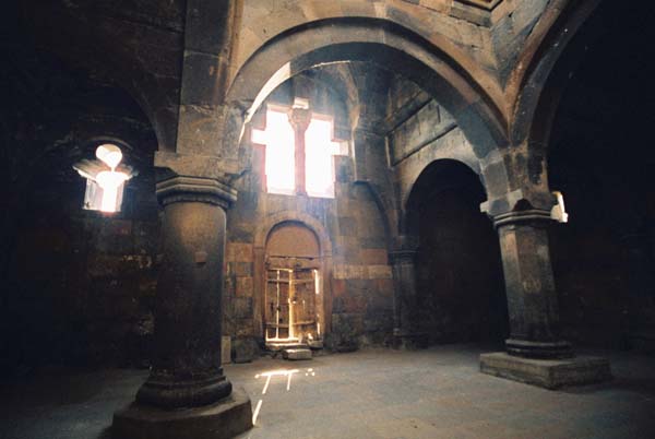 am2004hovhannavank111F1050014_