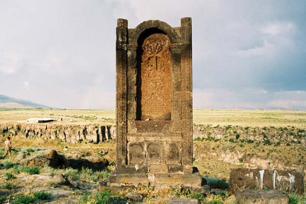 am2004hovhannavank117F1050023_
