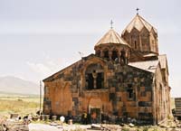 am2004hovhannavank101F1020001_