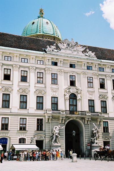 vienna130hofburgF1050006