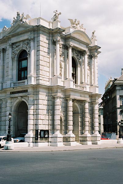 vienna143F1070030