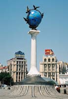 kiev108columnglobusF1010032