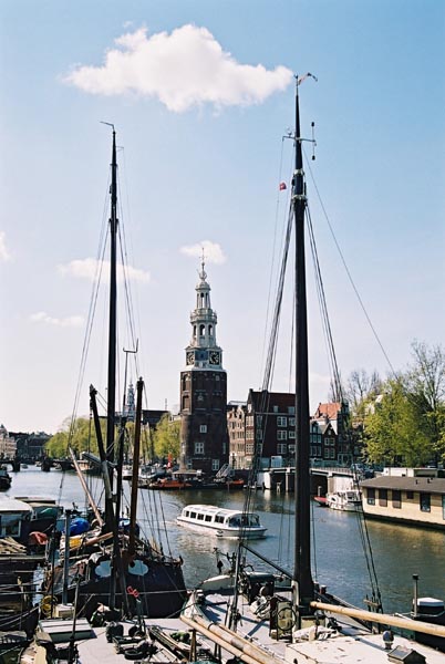 aa14-ams2003p105F1010028_